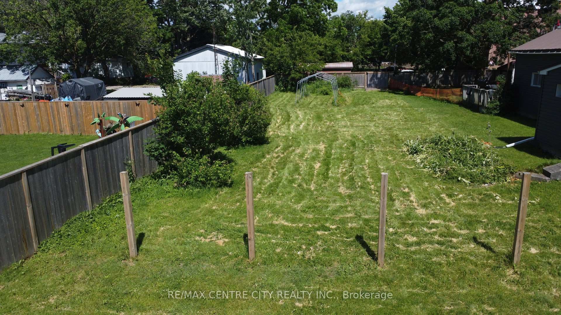 290 Carling Street photo 13