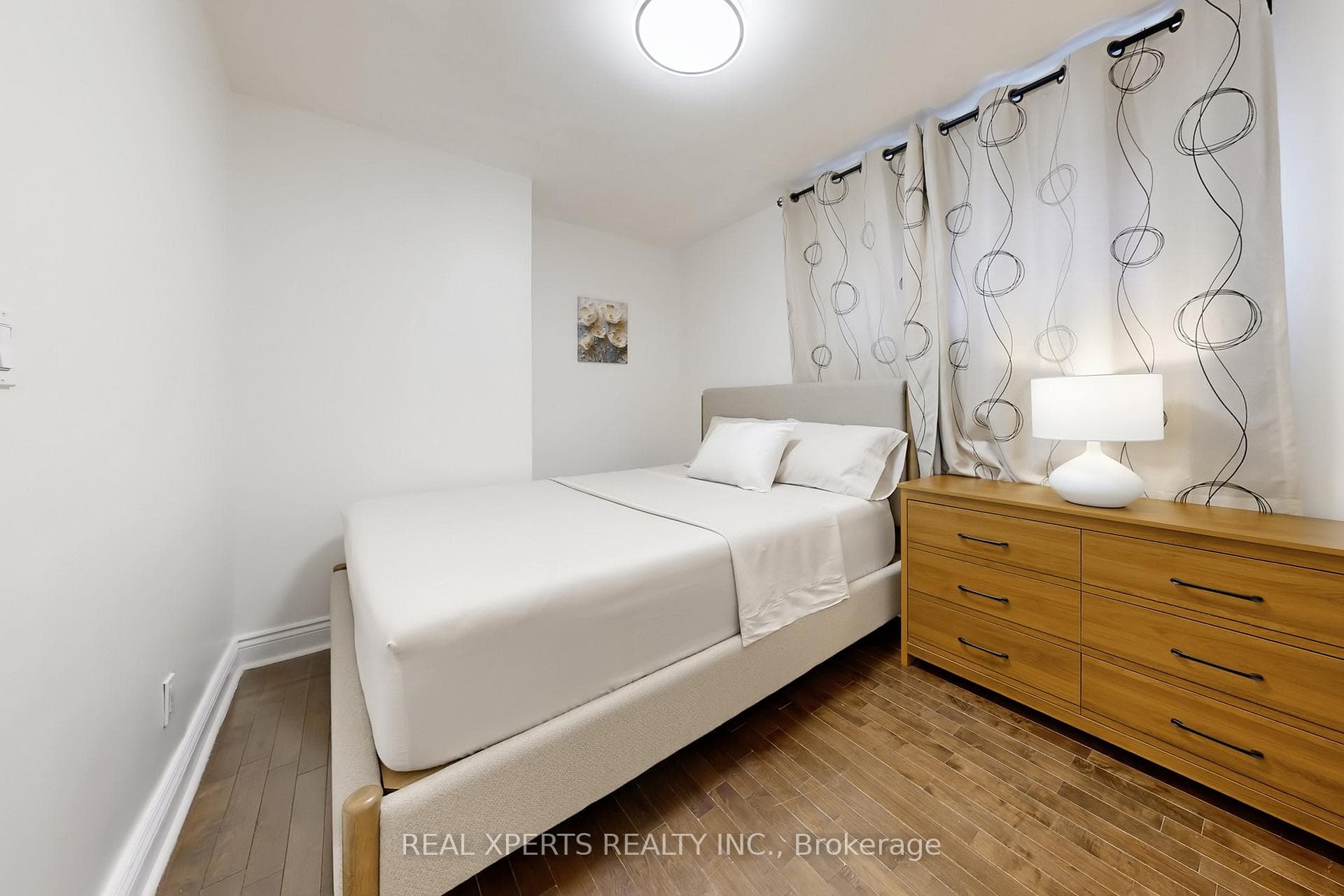 265 Clarke Street photo 13
