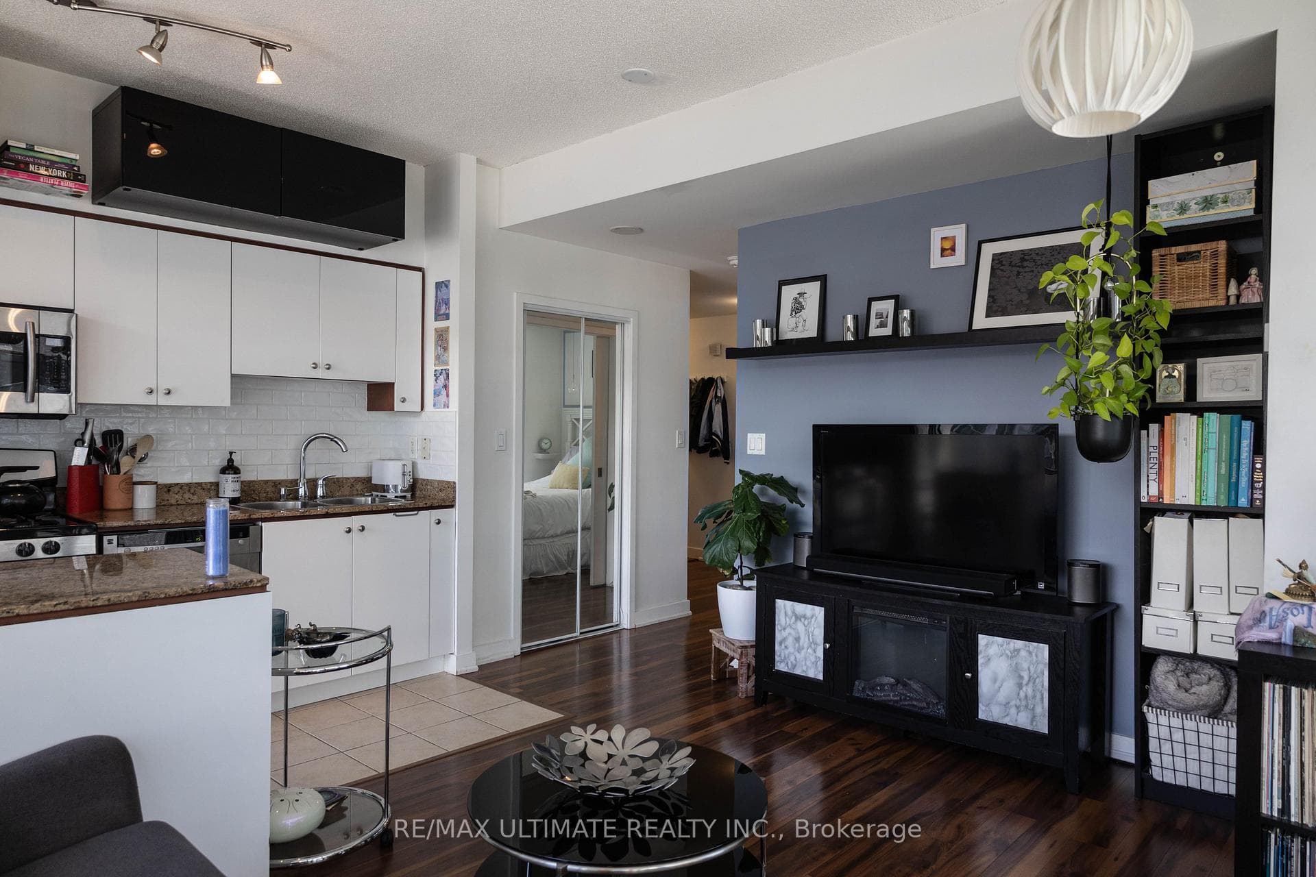 9 Spadina Avenue Unit 615 photo 5