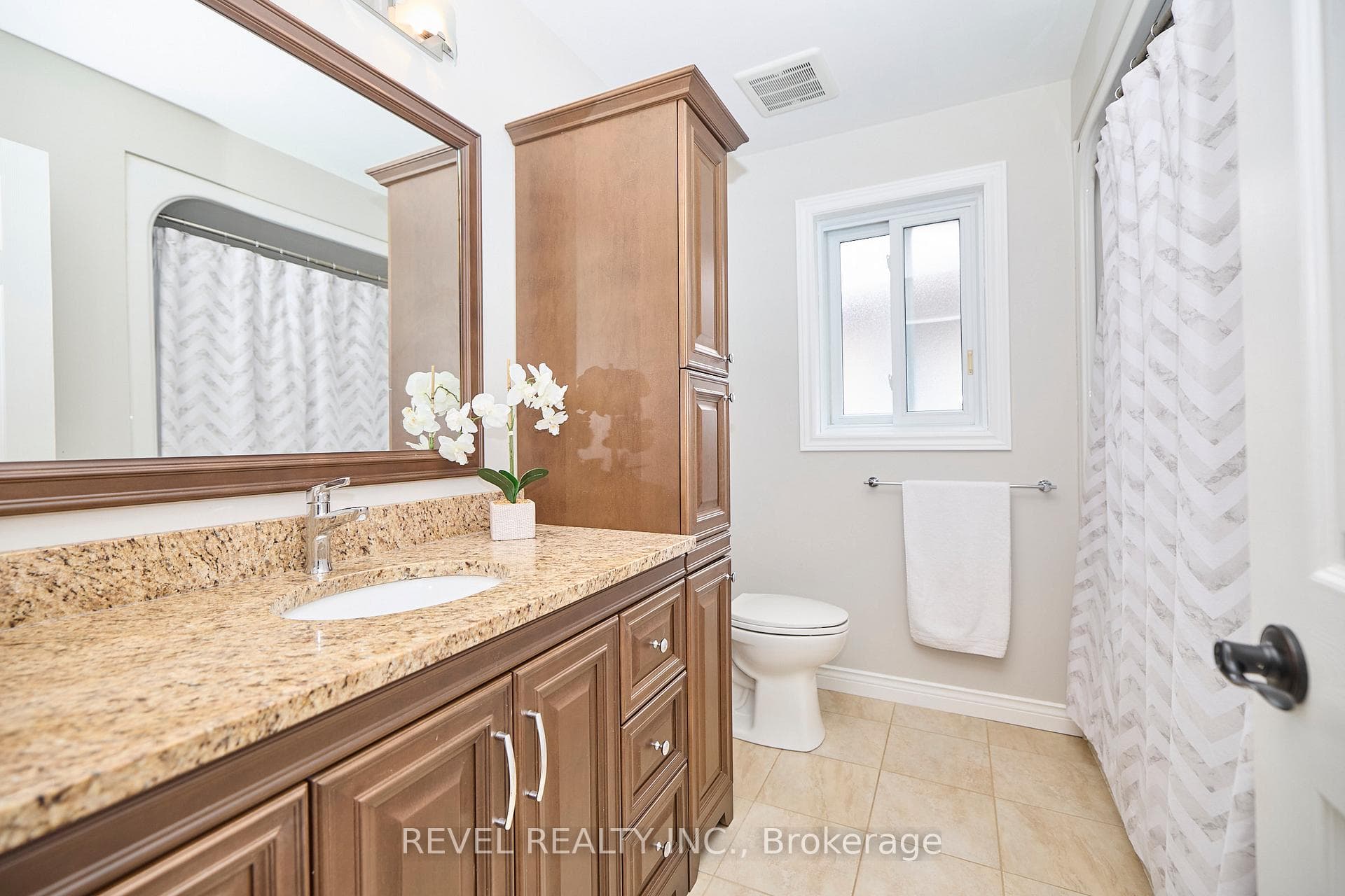 313 Beckett Crescent photo 18