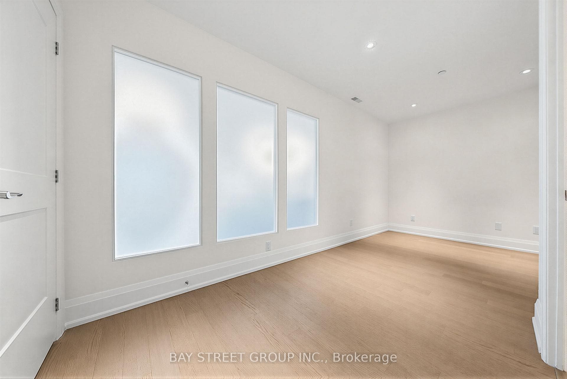 365 Beech Avenue Unit 208 photo 17