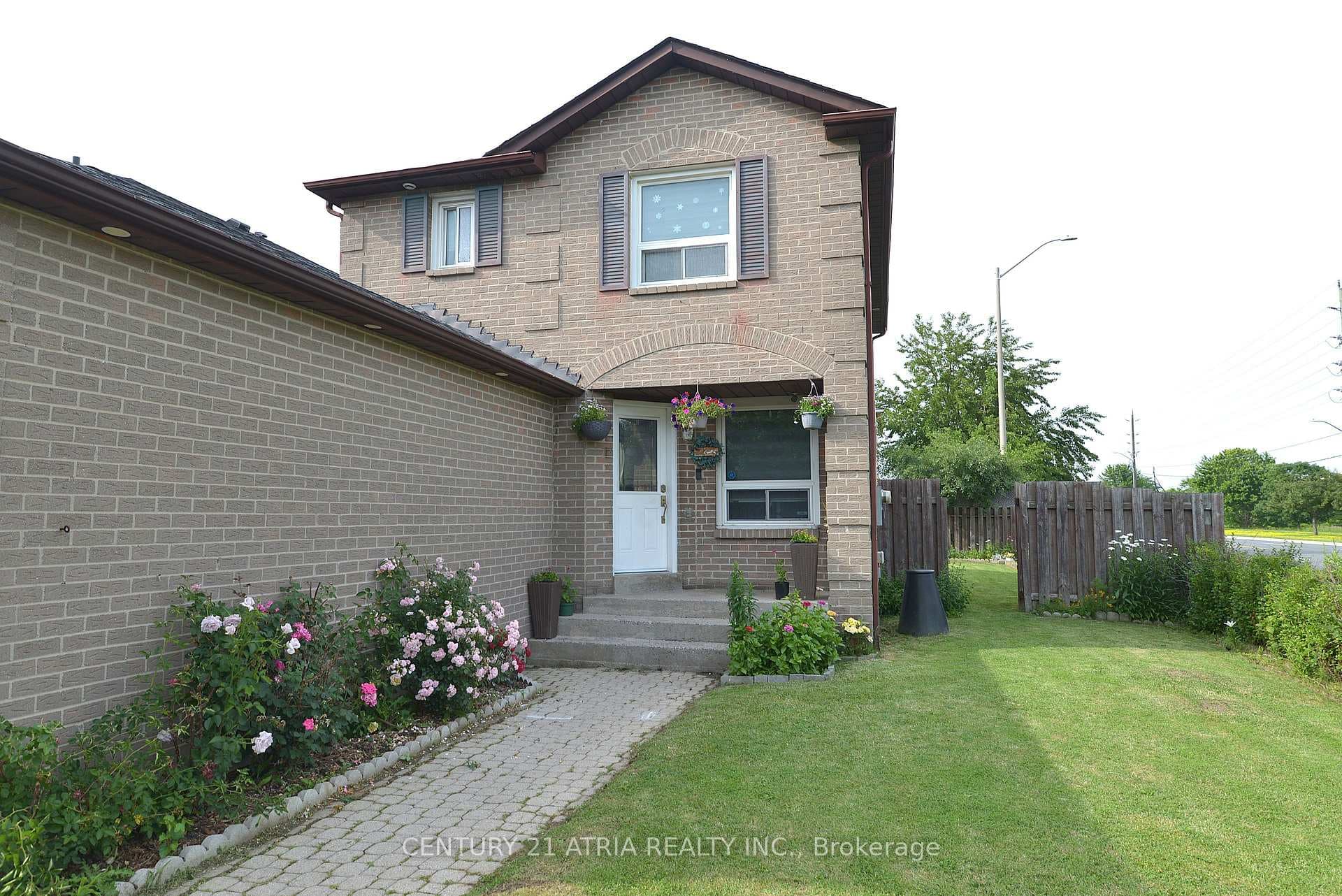 31 Carnelly Crescent photo 4