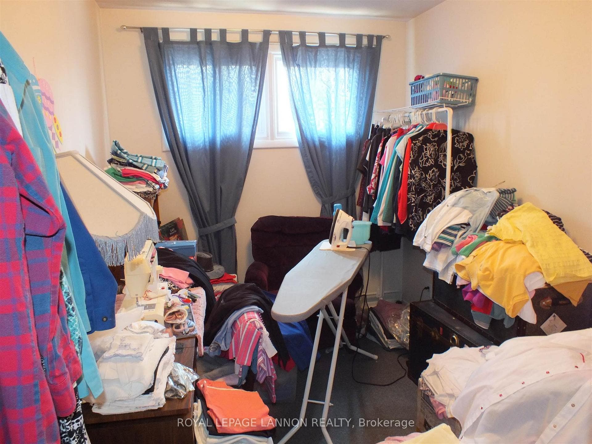 713 Hall Place photo 16