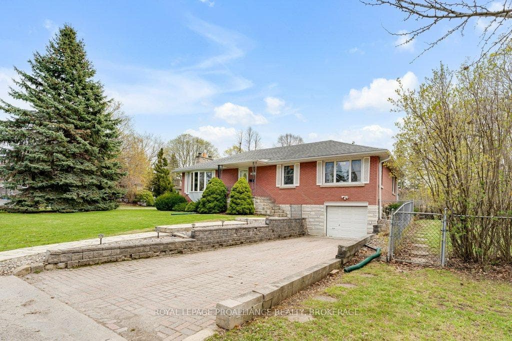 302 Arrowhead Place photo 3