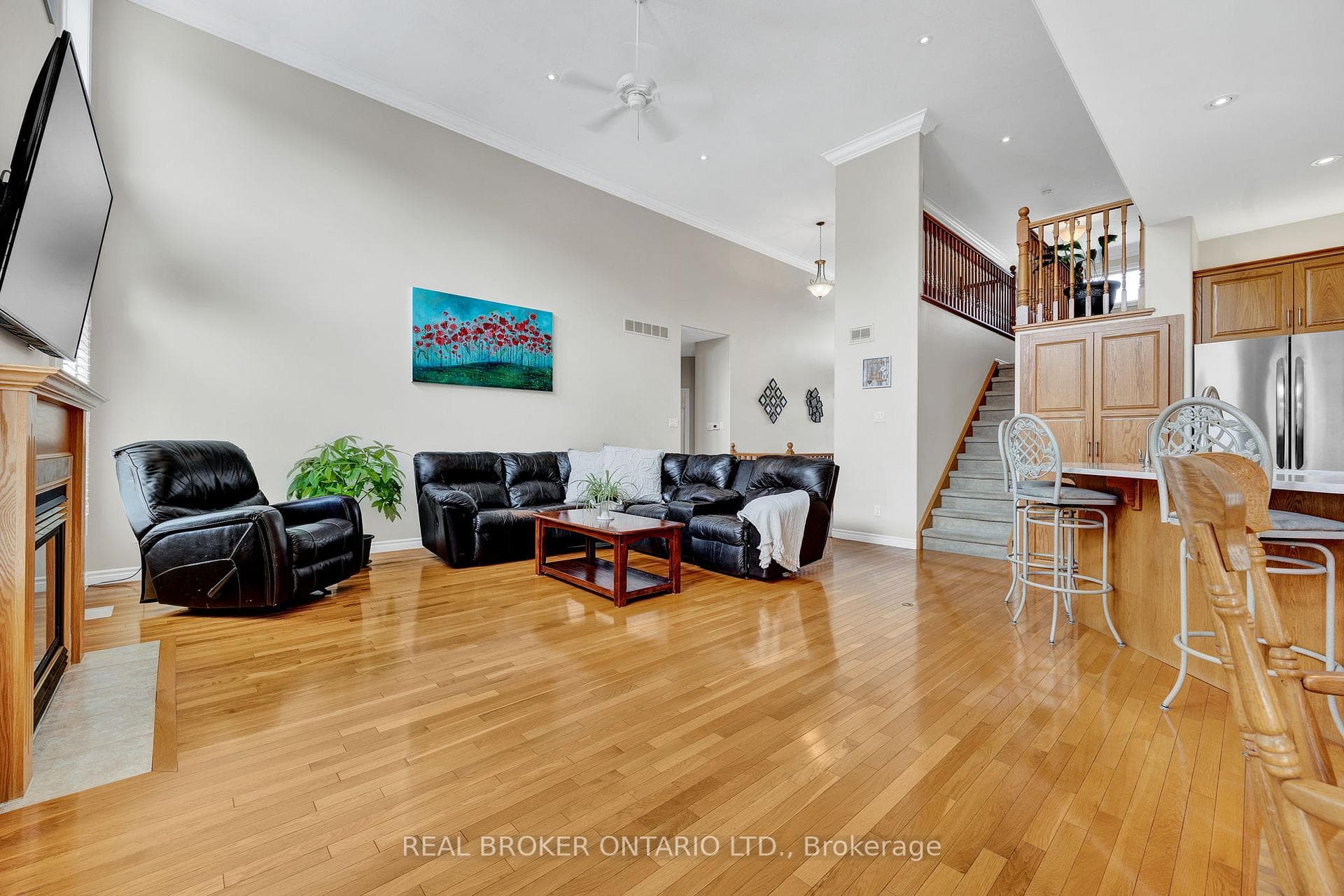 203 Fern Crescent photo 16