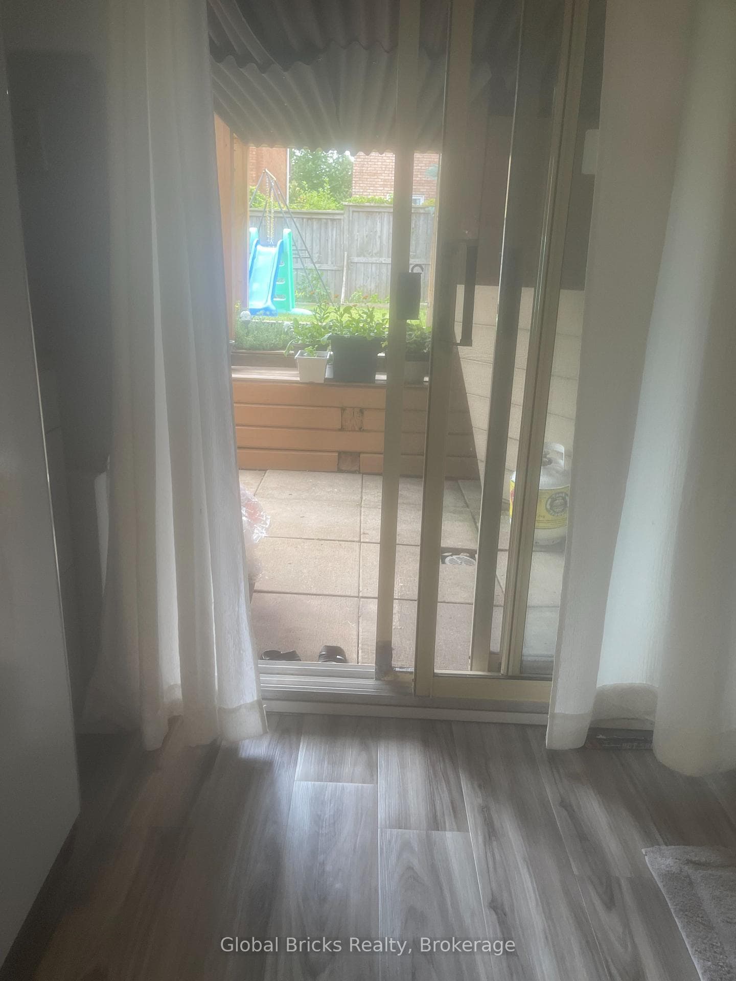 4596 Bay Villa Avenue photo 1