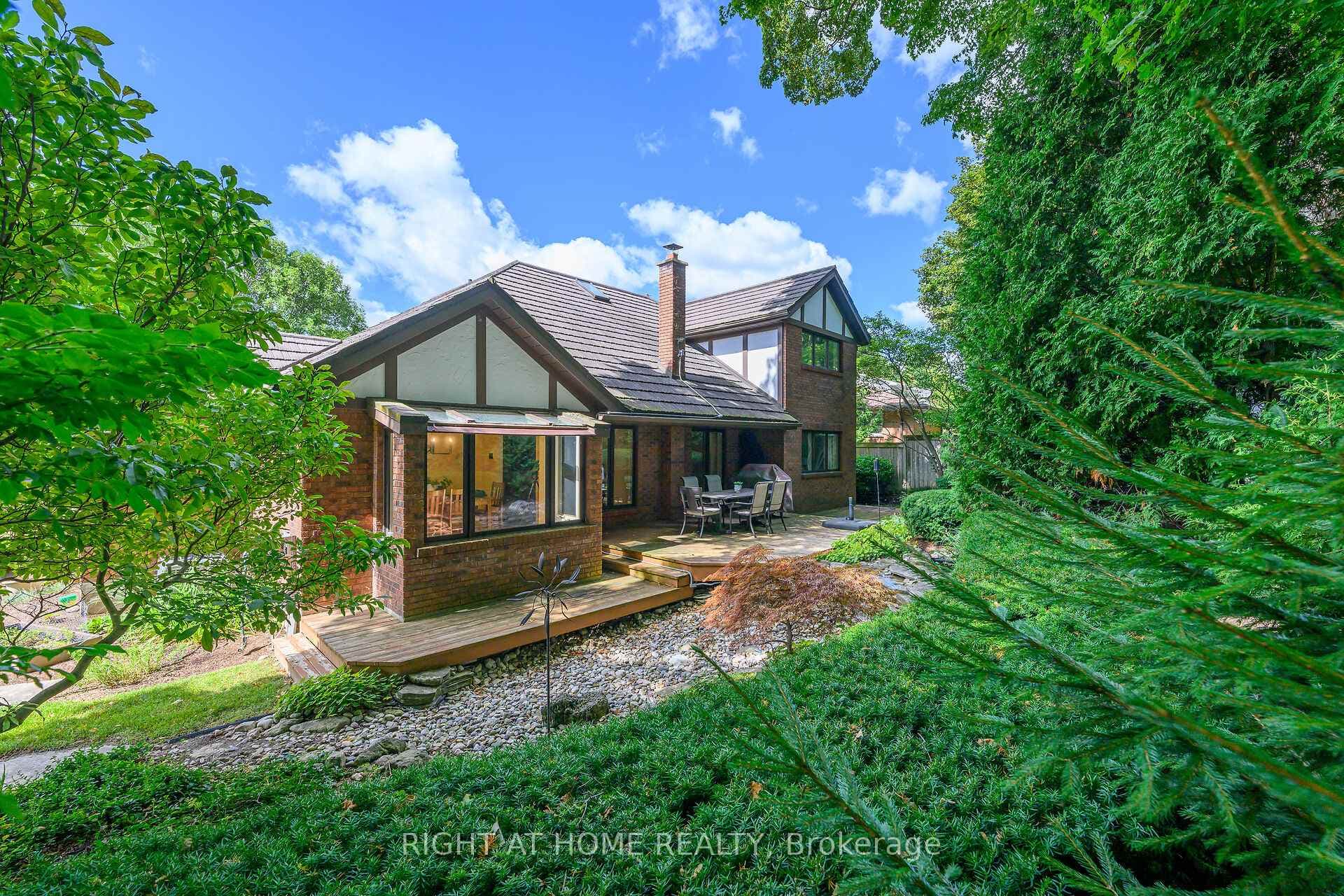 33 Walnut Drive photo 4