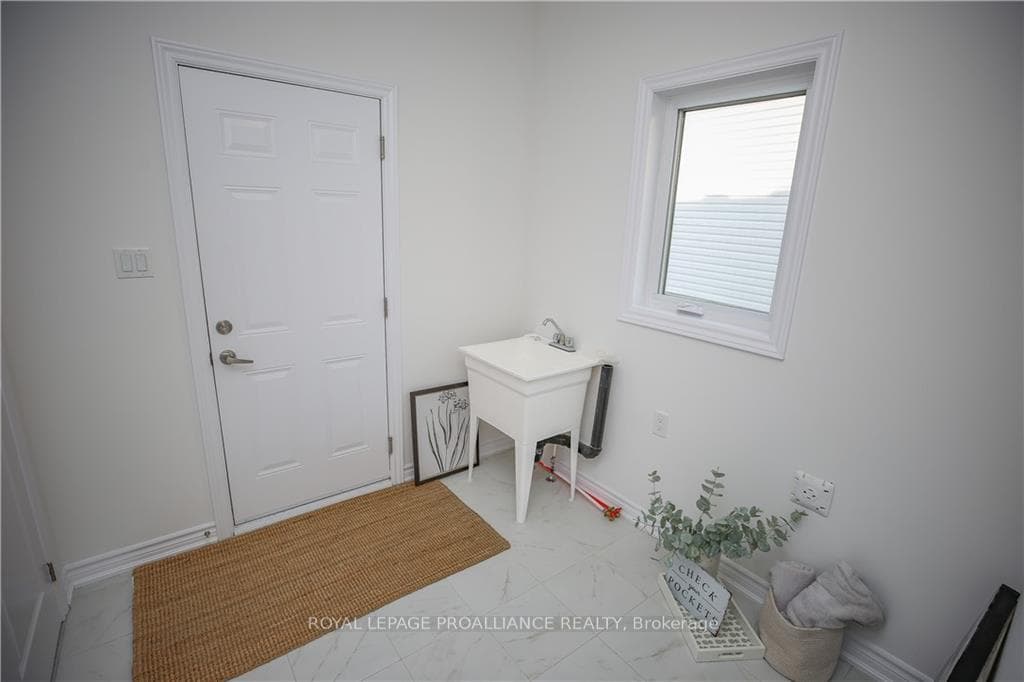 89 ADLEY Drive photo 18