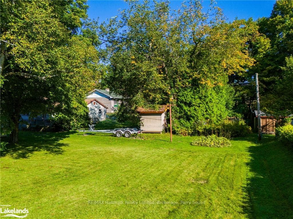 19 MARION Avenue photo 32