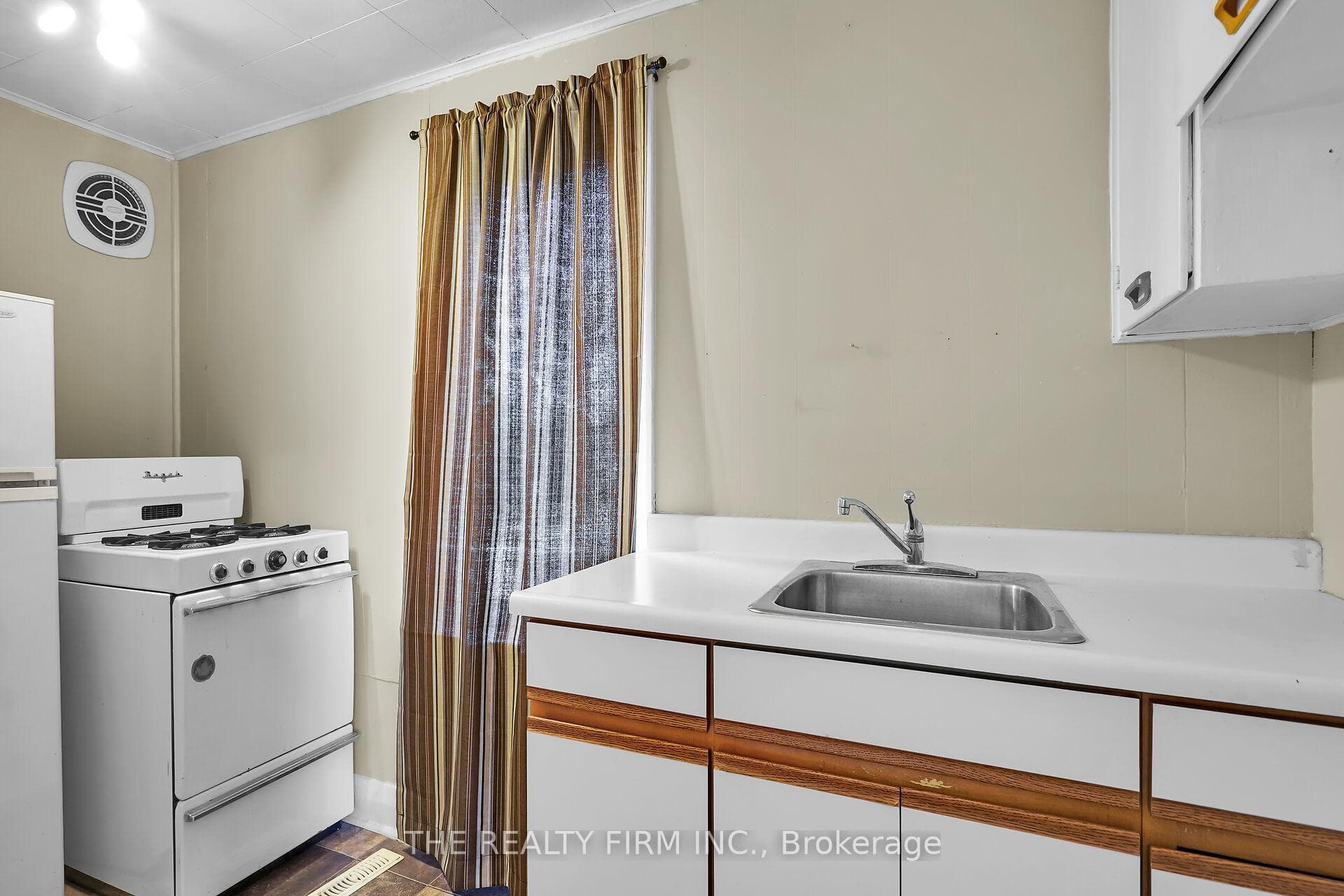 370 Spruce Street photo 29