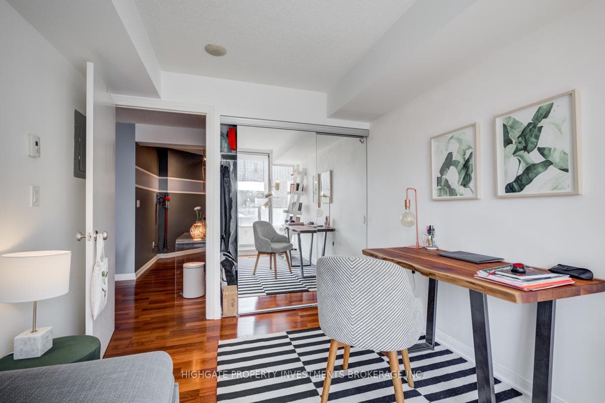 111 Elizabeth Street Unit 511 photo 14