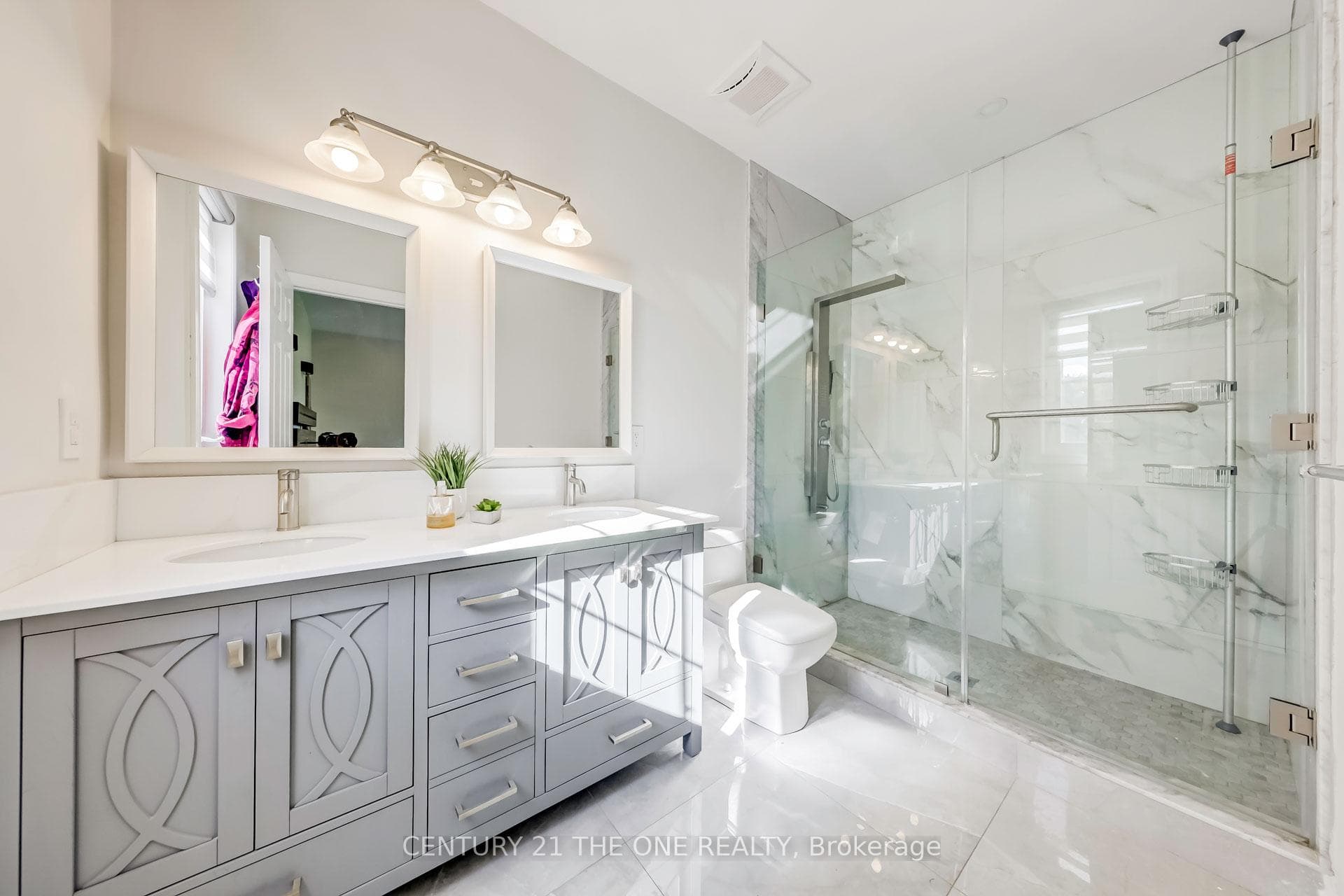 1746 Mount Albert Road photo 26