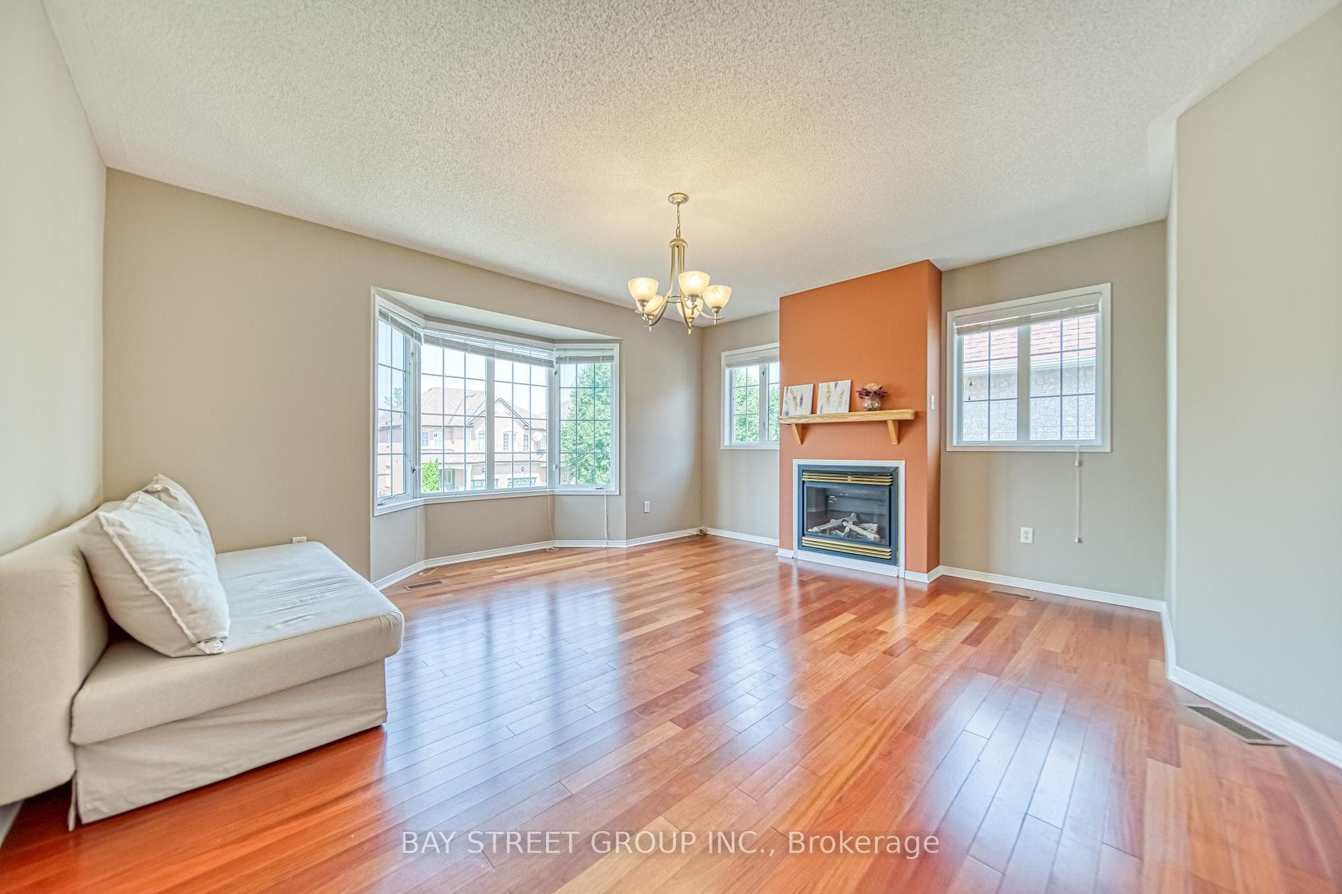77 Weatherill Road photo 18