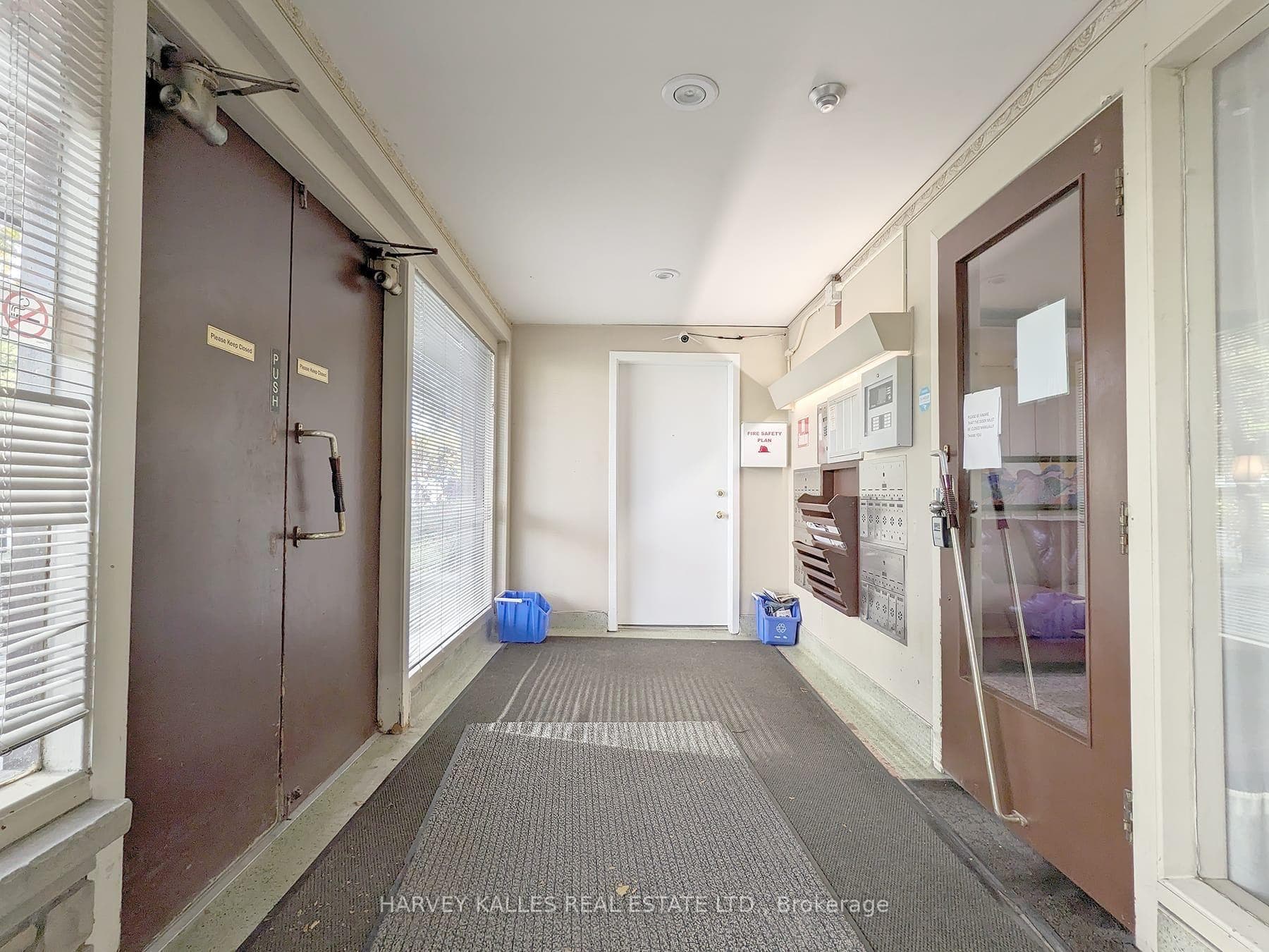 125 Shelborne Avenue Unit 1A photo 2