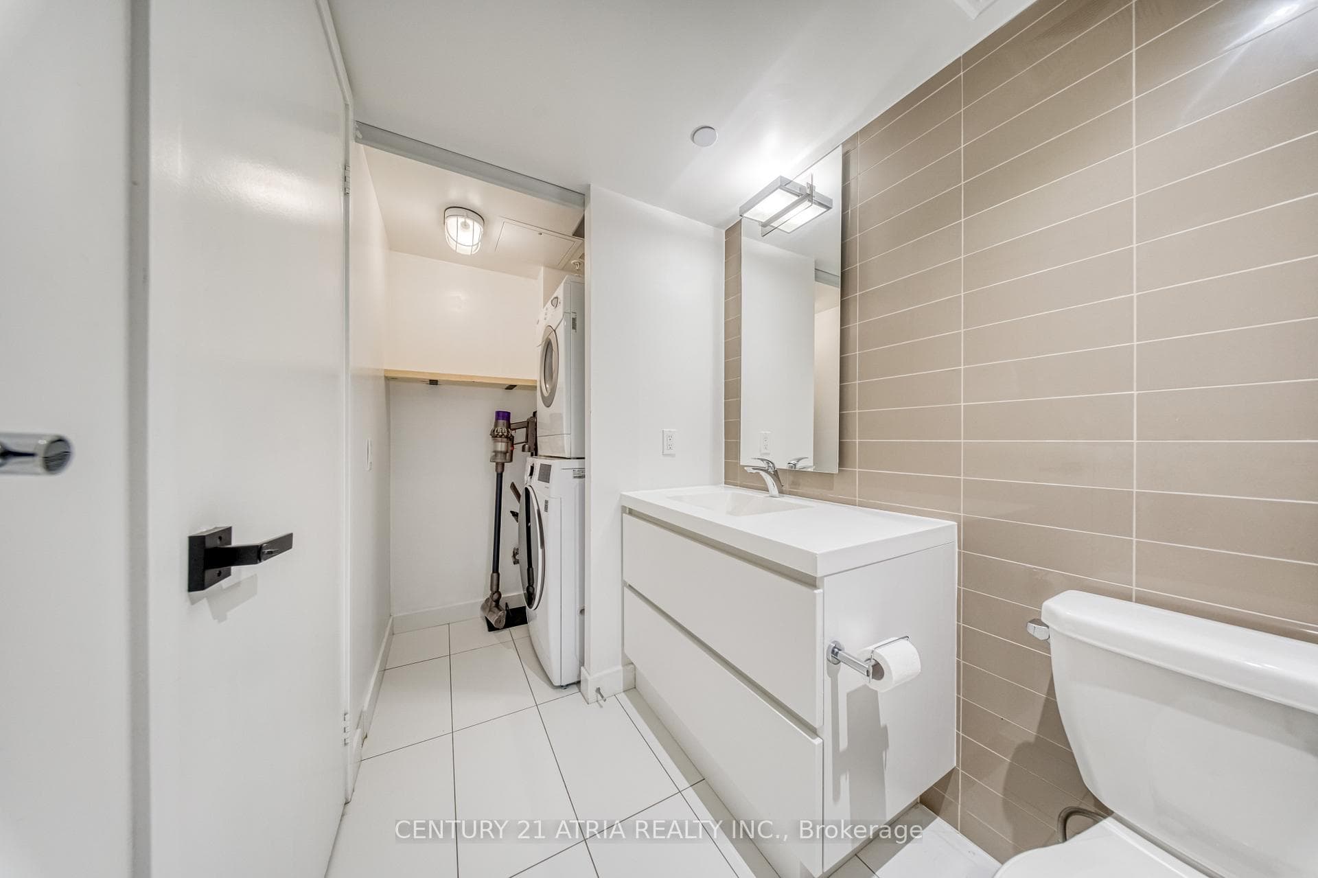 85 Queens Wharf Road Unit 812 photo 32