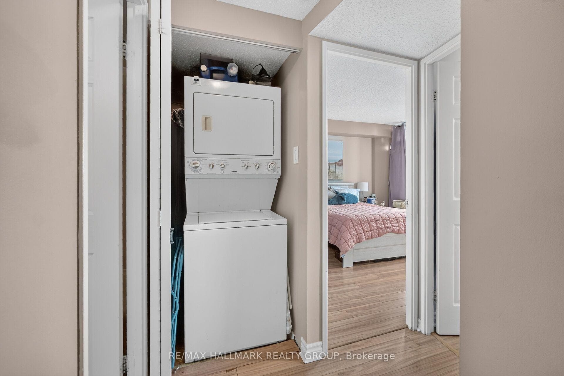 530 Laurier Avenue Unit 1907 photo 21