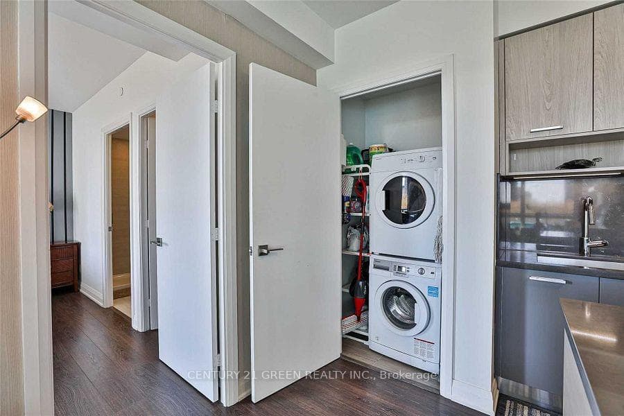 36 Park Lawn Road Unit 303 photo 7