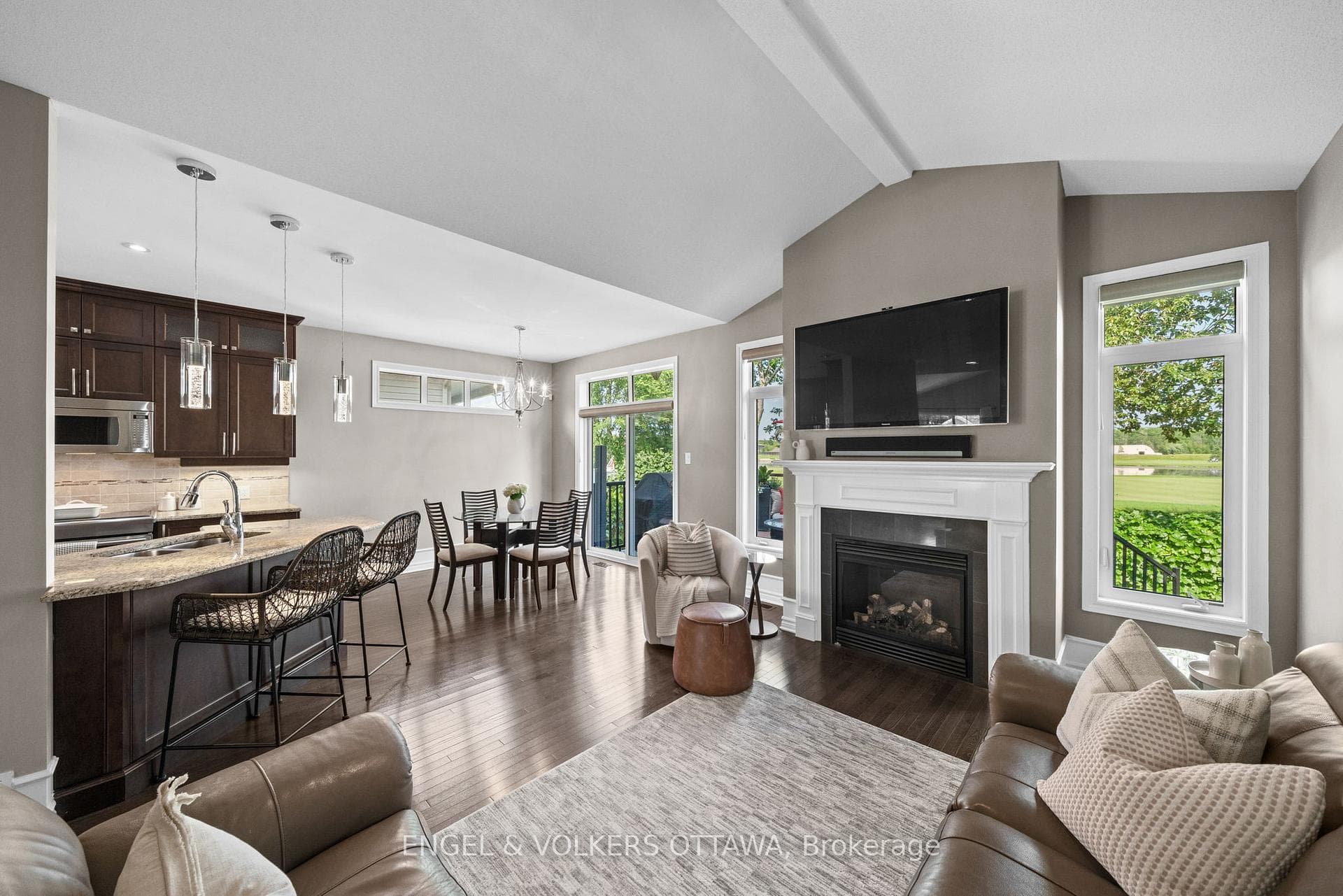 112 Equinelle Drive photo 12