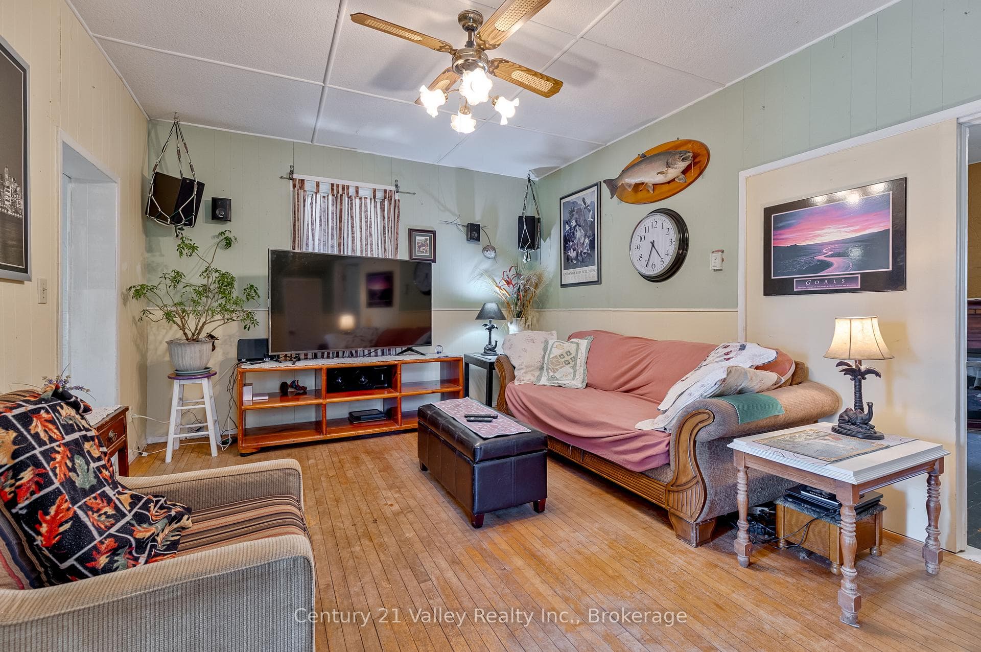 442 Moffat Street photo 18