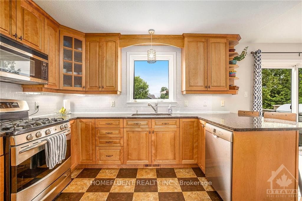 130 POWELL Street photo 11