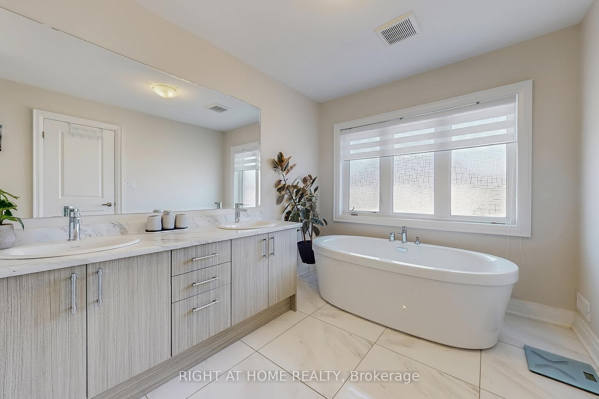 46 Prunella Crescent photo 25