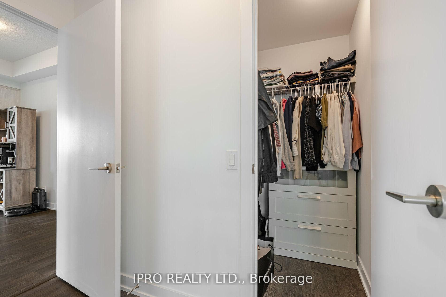251 Manitoba Street Unit 615 photo 31