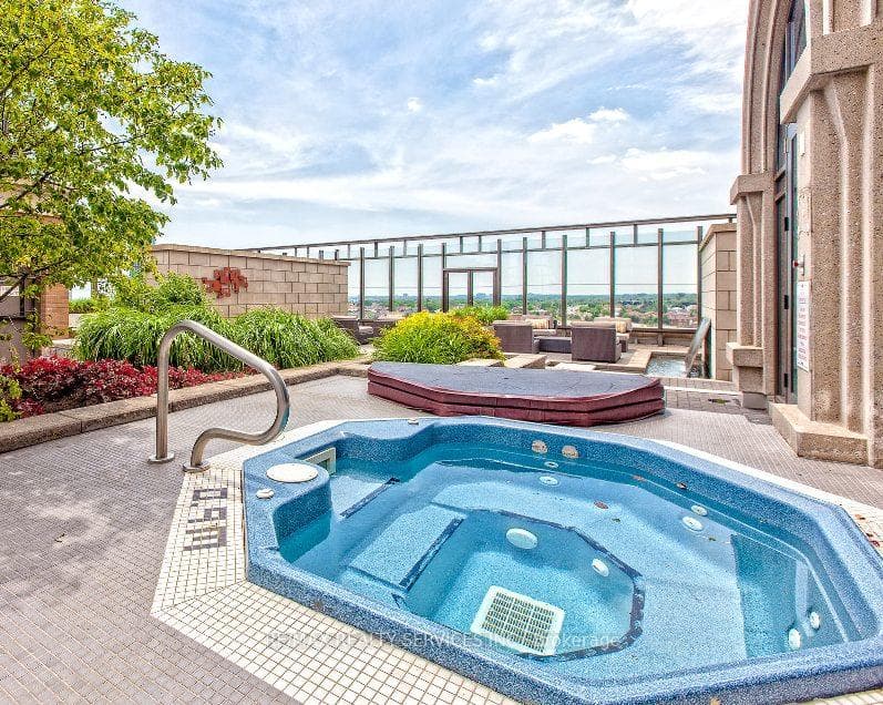 385 Prince Of Wales Drive Unit 1408 photo 37