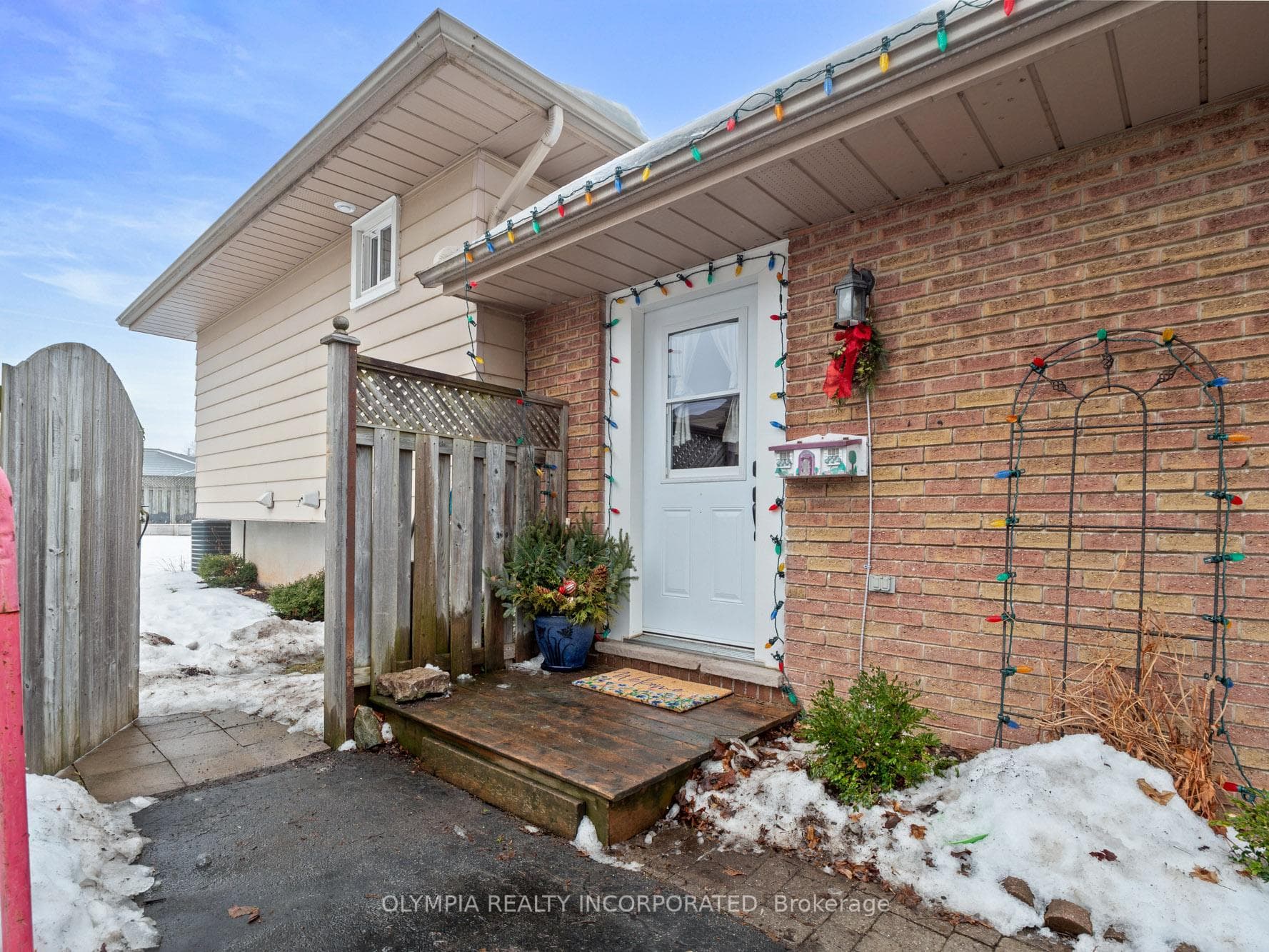 148 Leaside Drive photo 22