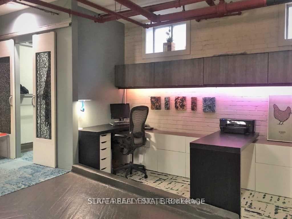 535 Queen Street Unit 1 photo 3
