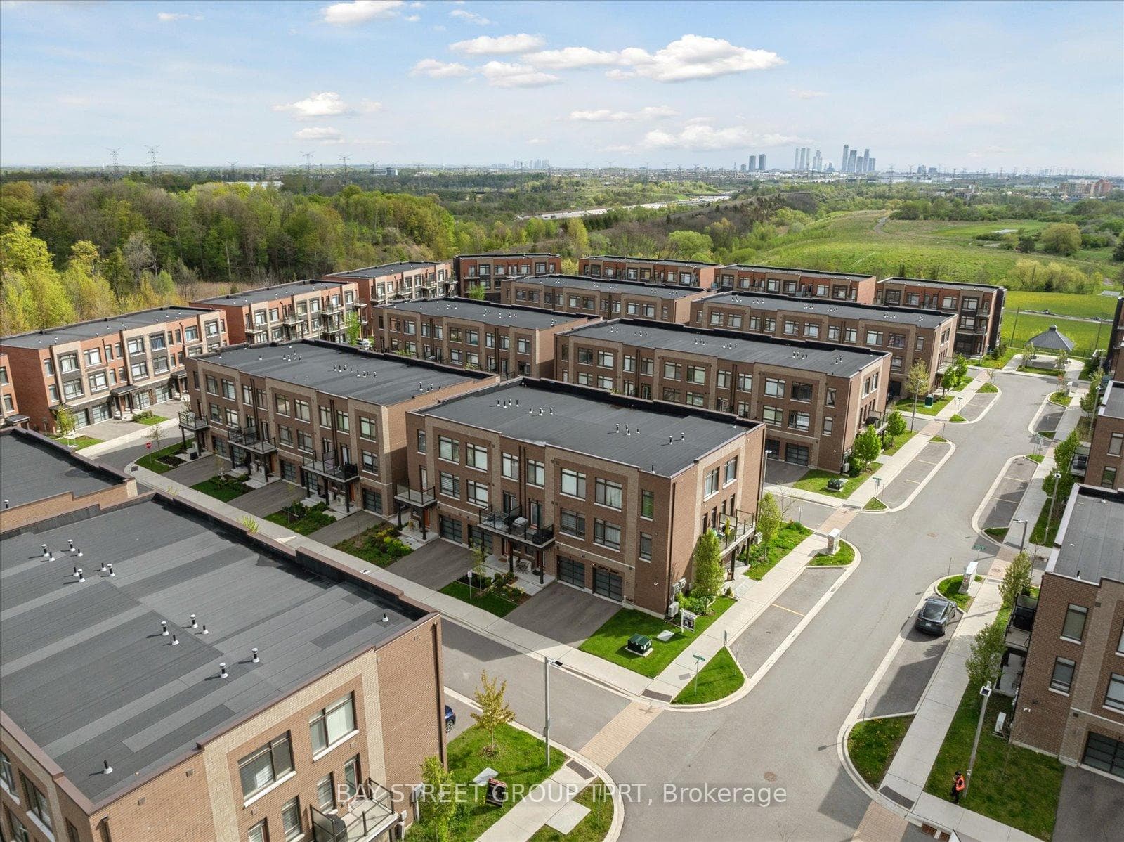1 Lachine Street photo 35