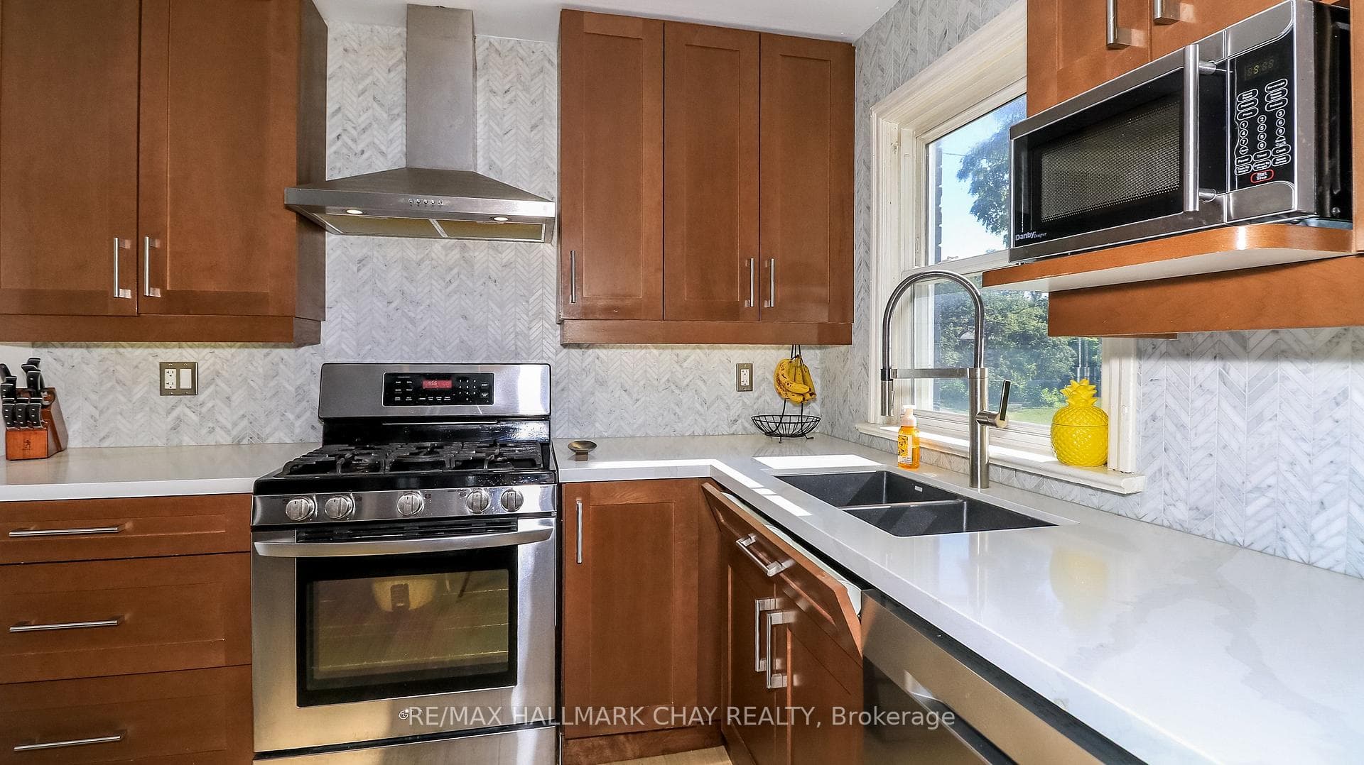17 Bowman Avenue photo 27