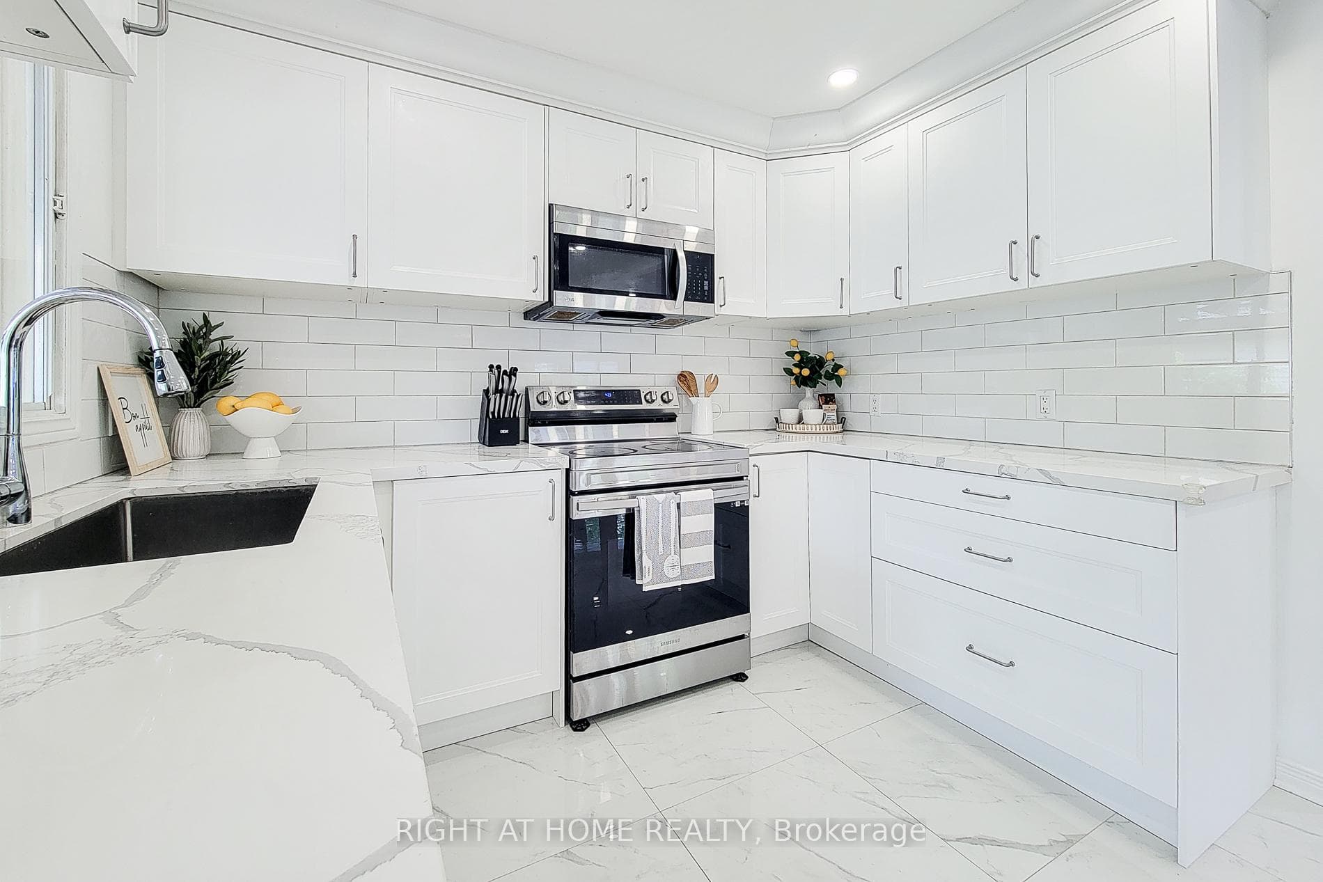 62 HAZEL Street photo 26