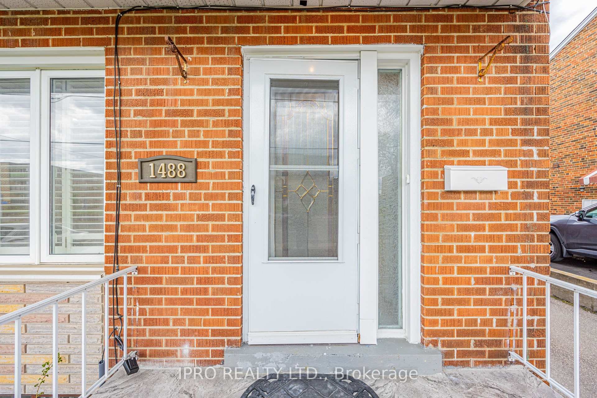 1488 Wilson Avenue photo 3