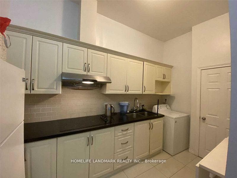 1406 Queen Street Unit 3A photo 1