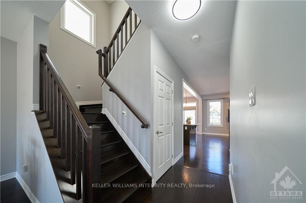 540 DUNDONALD Drive photo 15
