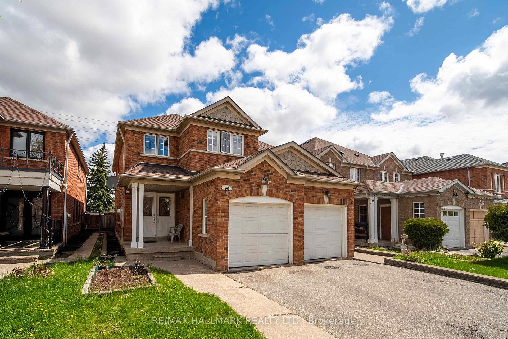 96 Olympia Crescent photo 2