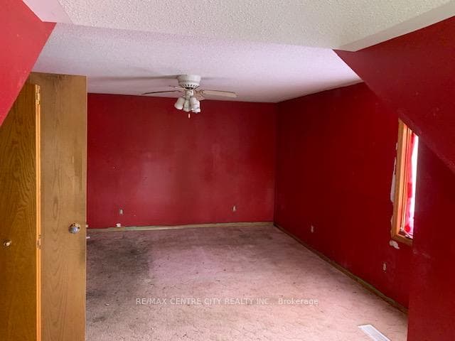 347 Thiel Street photo 15