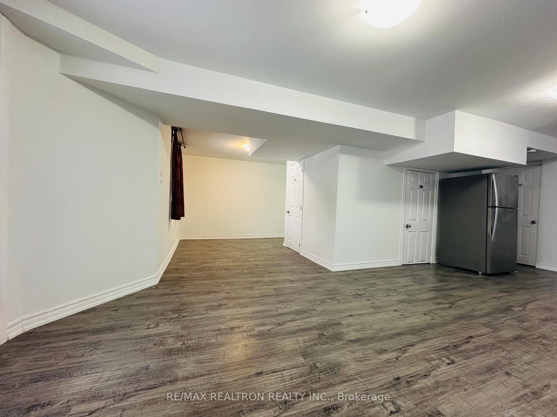 19 Grovepark Street Unit Basement photo 4