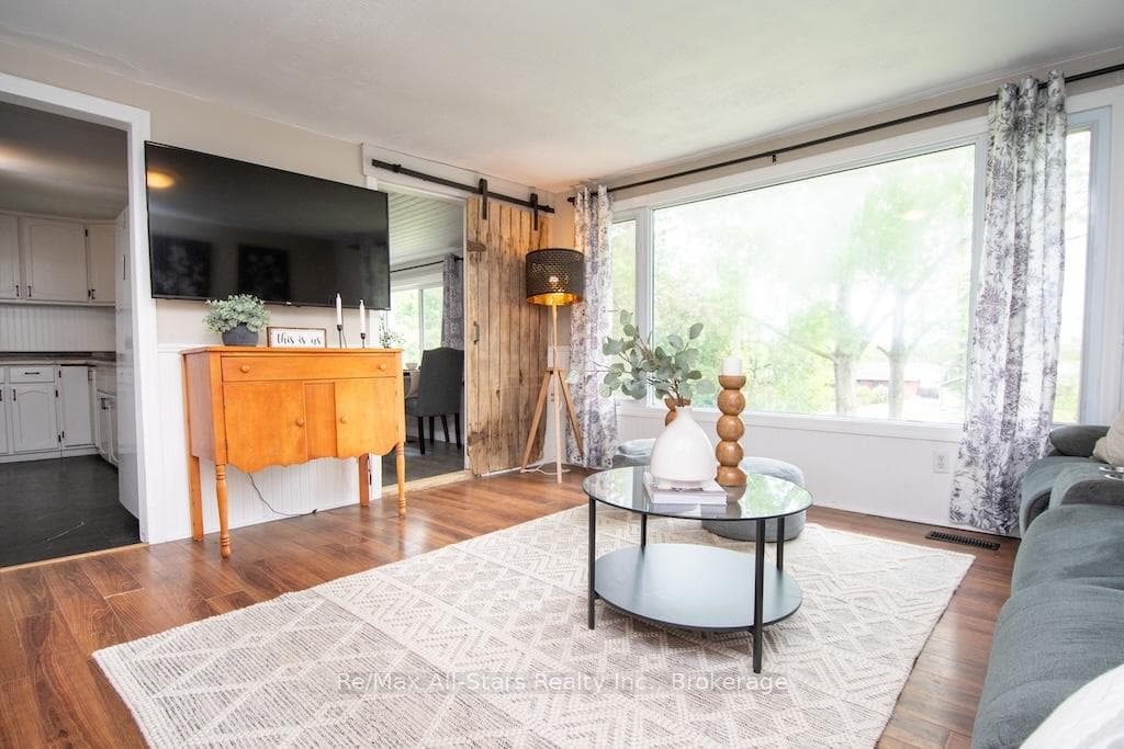 9 Riverside Drive photo 11