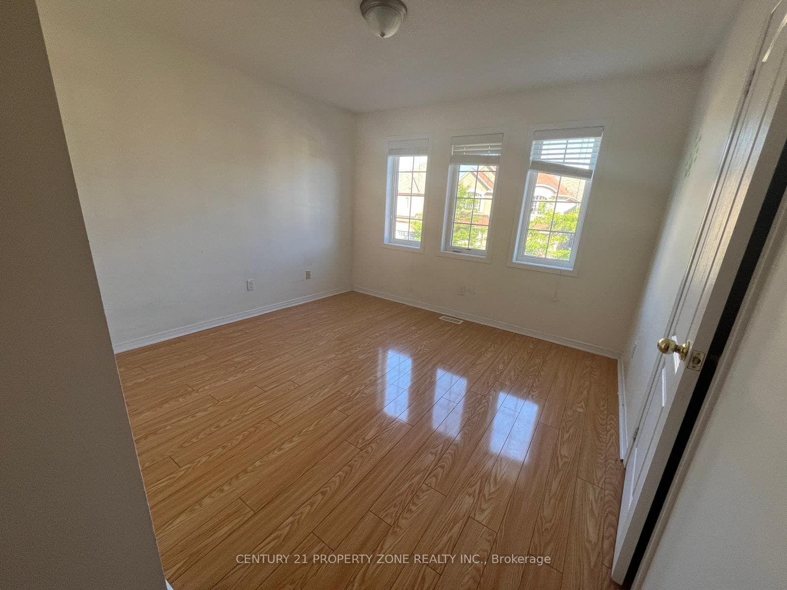 42 Arrowstone Court photo 11