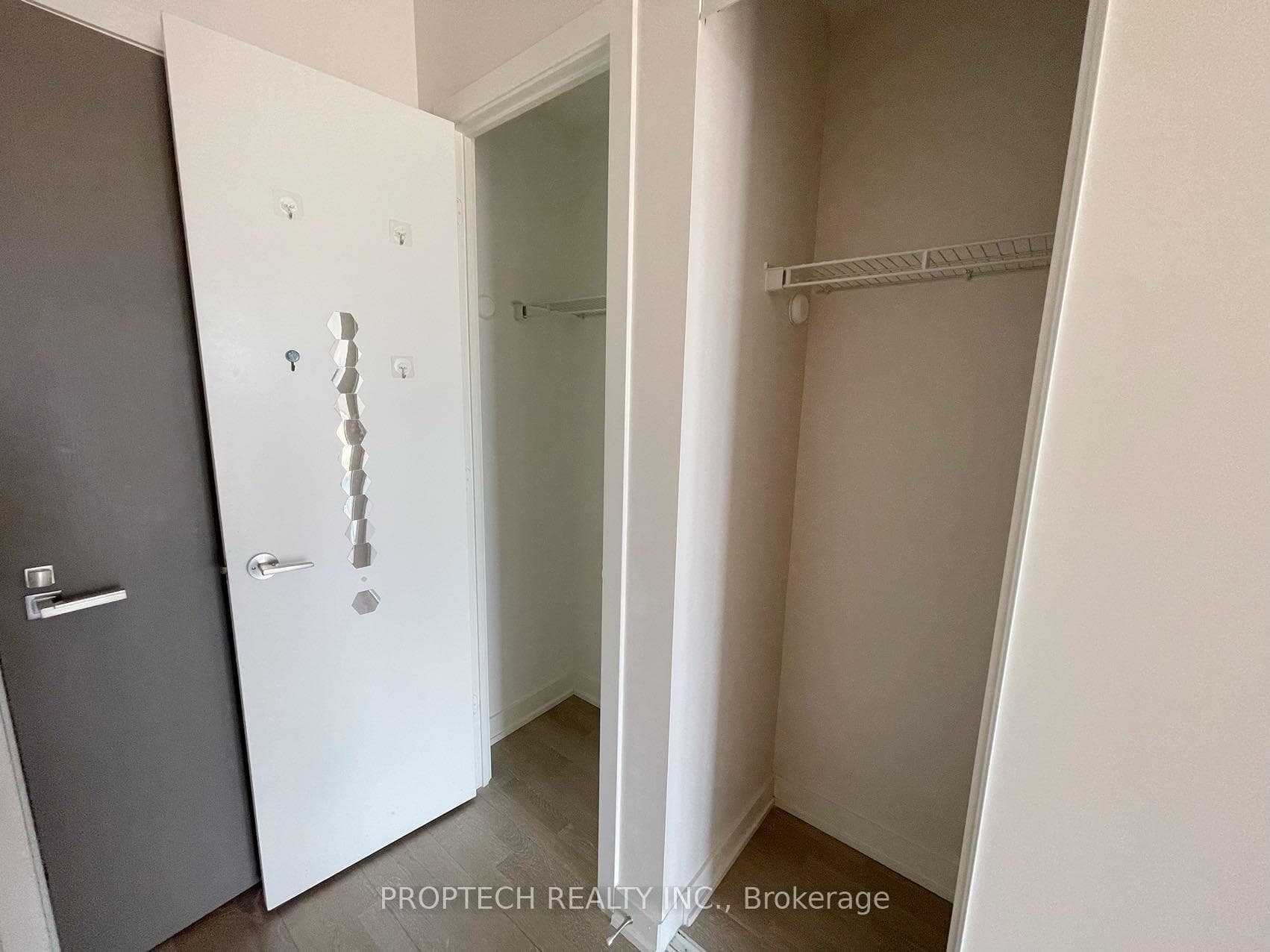 501 St Clair Avenue Unit 1809 photo 18