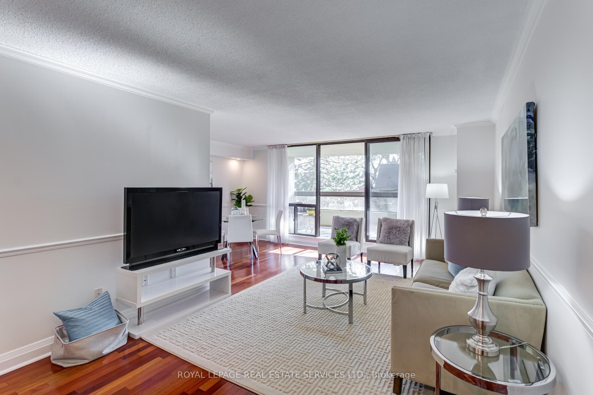 80 Quebec Avenue Unit 206 photo 6
