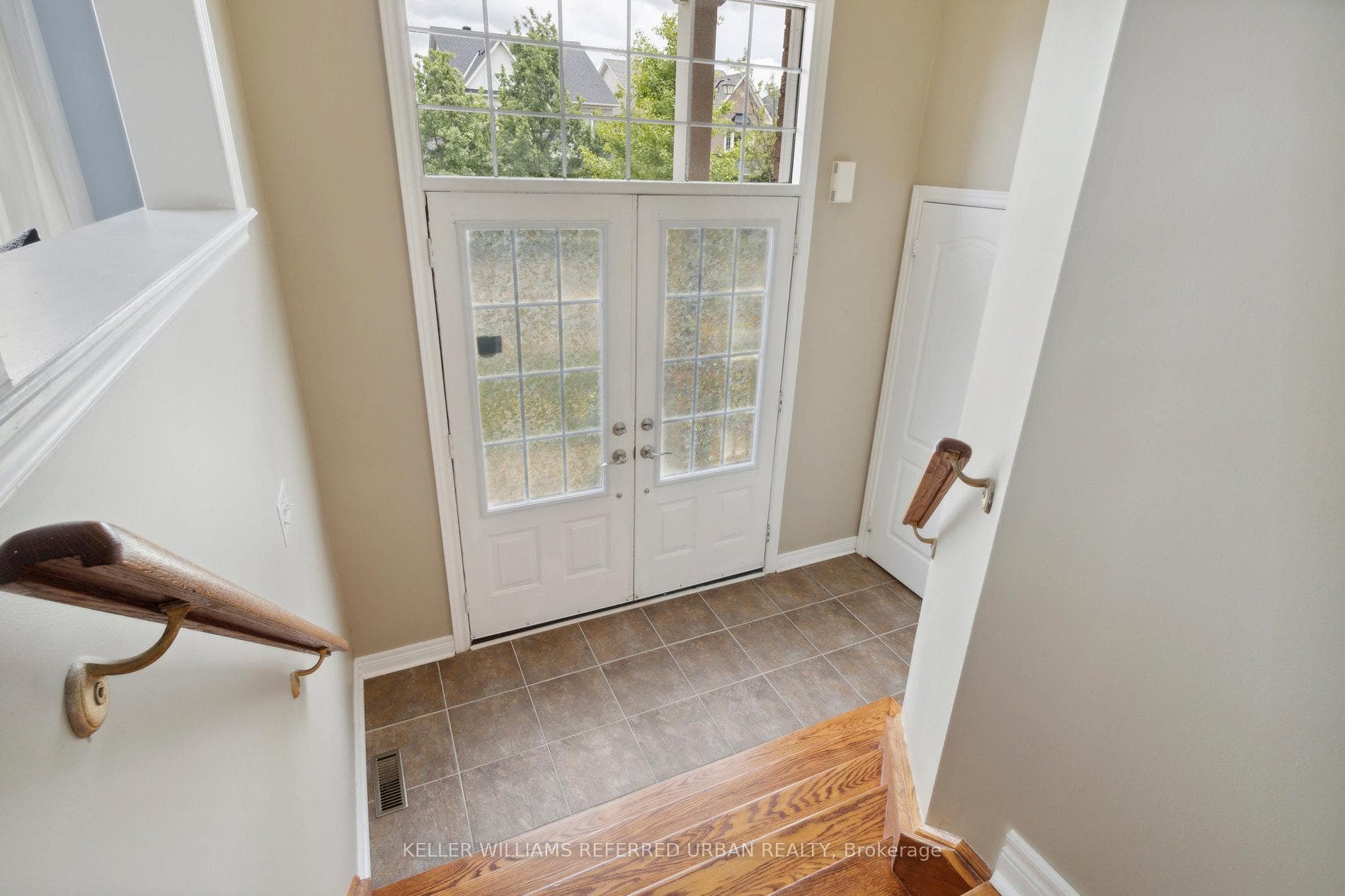 35 Manley Avenue photo 4