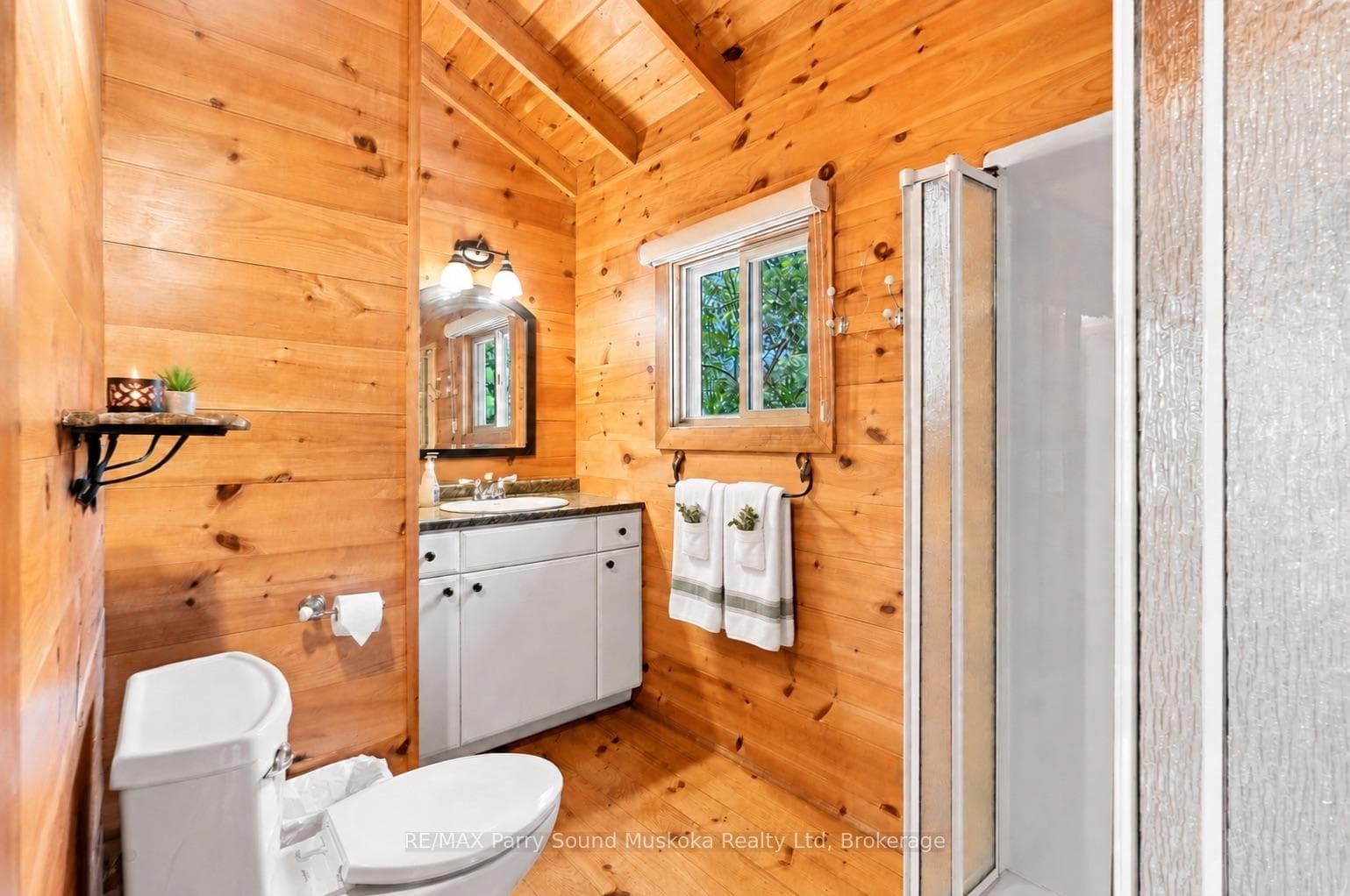 43 15C Island photo 17