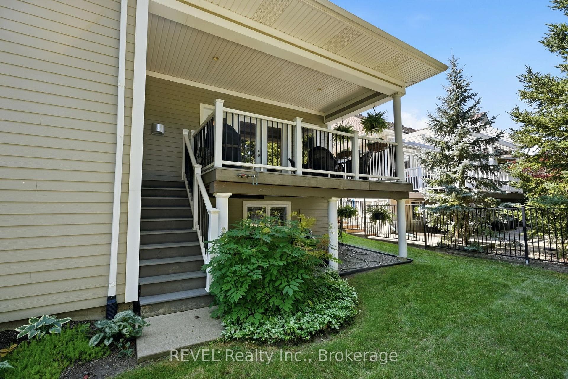 Covered back deck