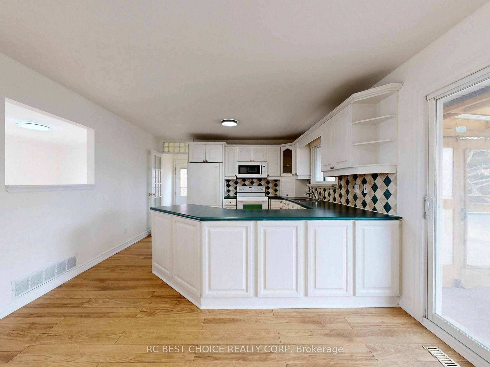 1377 old green Lane photo 20