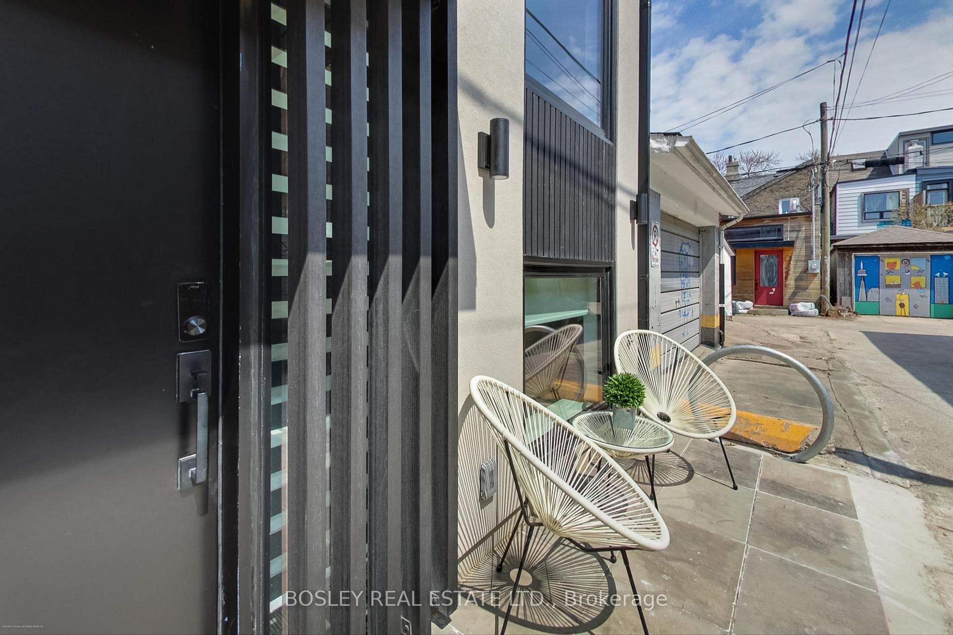 13R Mansfield Avenue photo 4