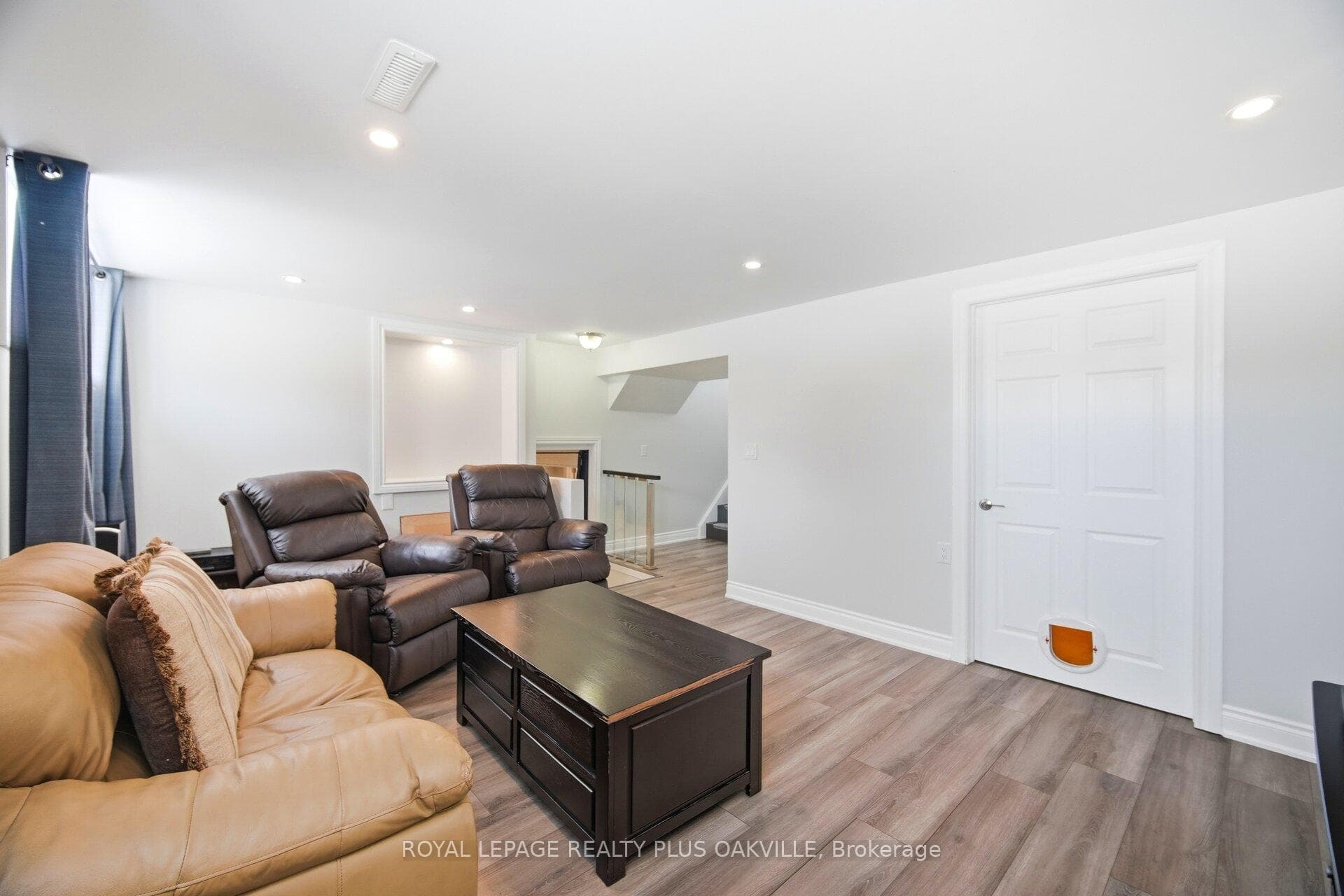 98 Rustic Crescent photo 34