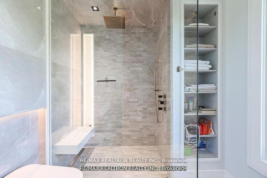Large Washroom with Shower