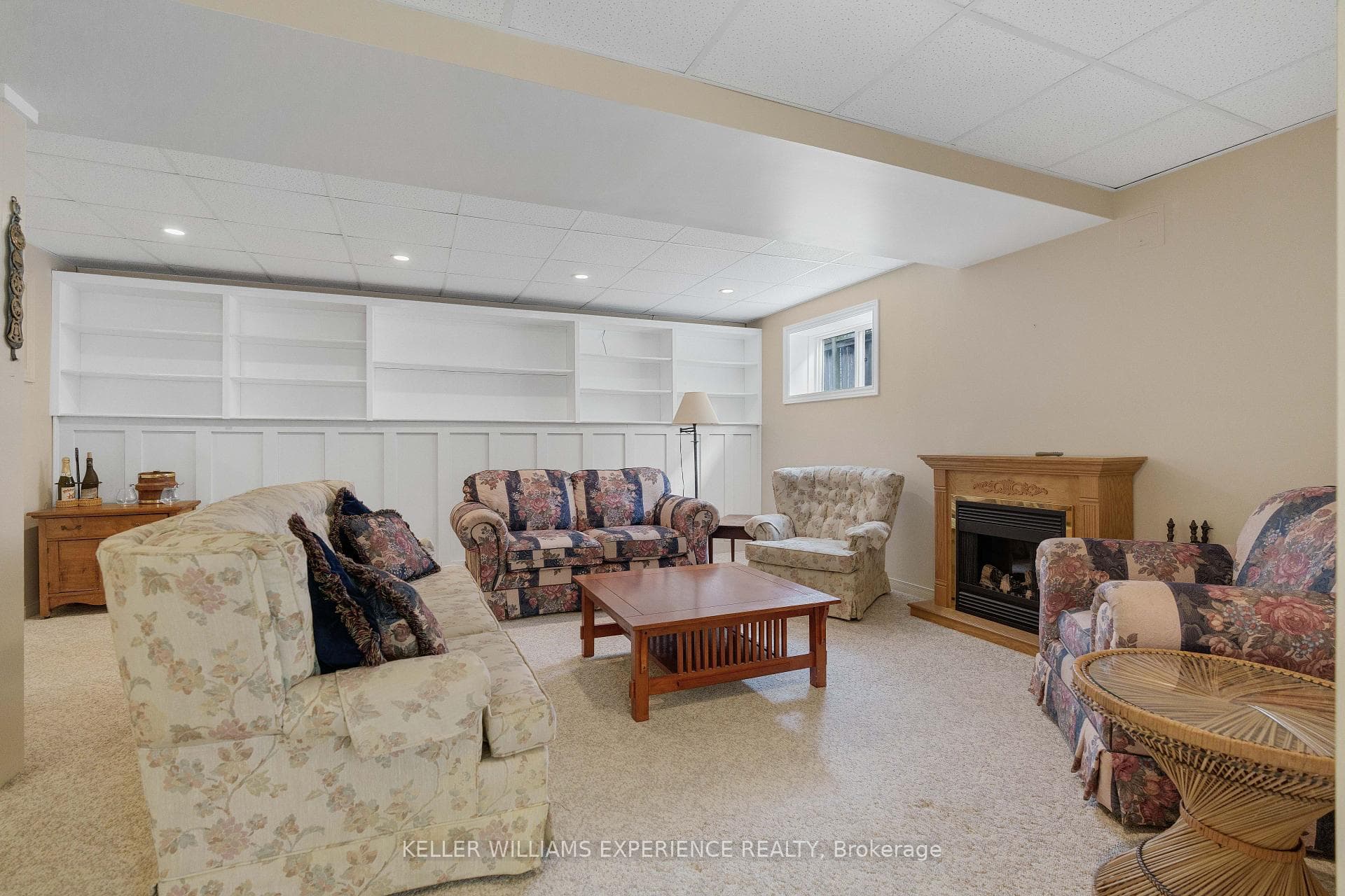 45 BUSH Crescent photo 28